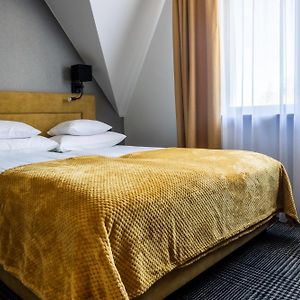 Aplit Guest House